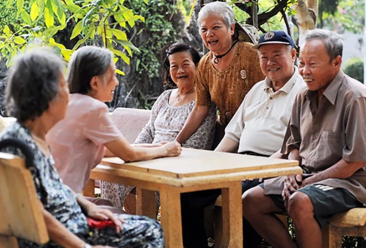 Khuyến khích người lớn tham gia vào hội người cao tuổi